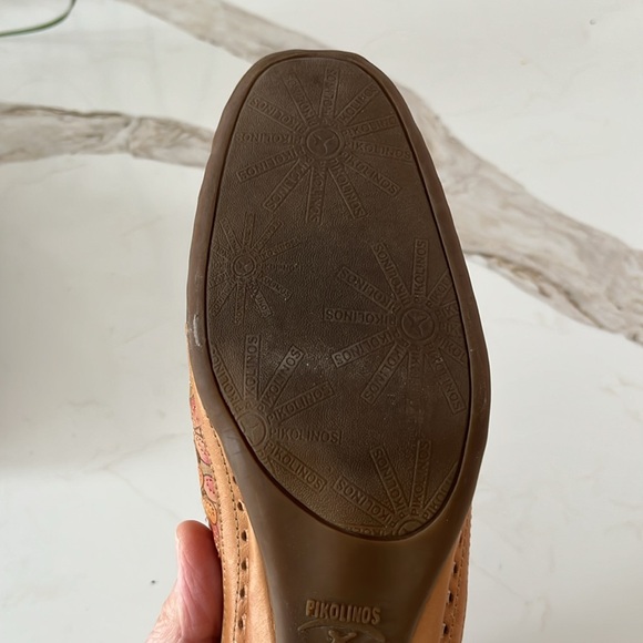 VGUC Pikolinos Romana tan with pink & green floral appliqué low heel mules - Picture 7 of 8